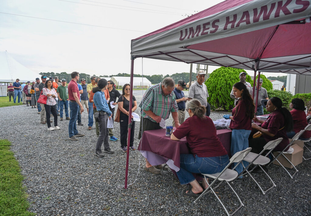 Ag Showcase 2025 attendees check in.