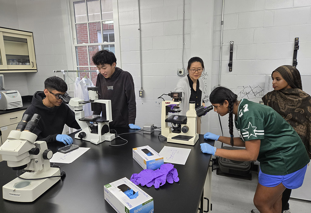 High school students participate in the inaugural UMES Extension 4-H STEM Research Internship Program.