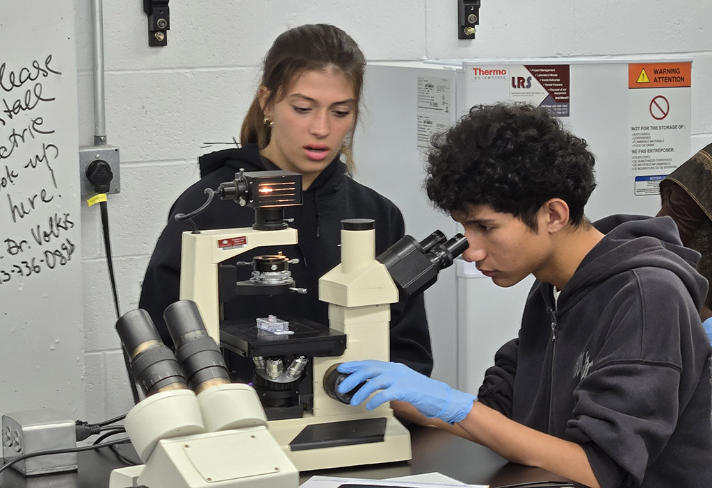 High school students participate in the inaugural UMES Extension 4-H STEM Research Internship Program.