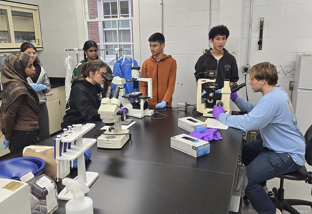 High school students participate in the inaugural UMES Extension 4-H STEM Research Internship Program.