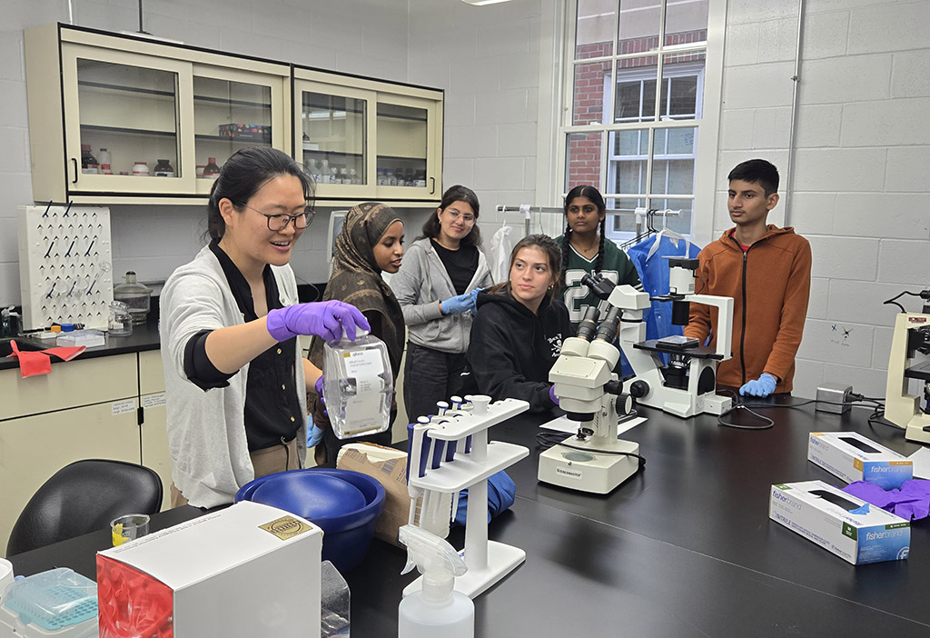 High school students participate in the inaugural UMES Extension 4-H STEM Research Internship Program.