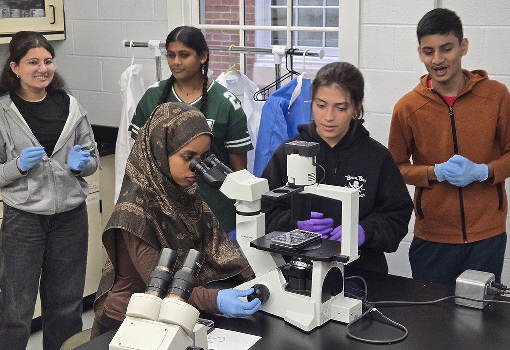High school students participate in the inaugural UMES Extension 4-H STEM Research Internship Program.