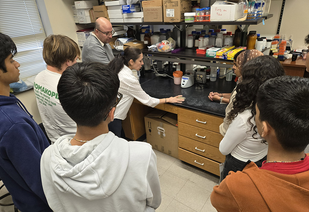 High school students participate in the inaugural UMES Extension 4-H STEM Research Internship Program.