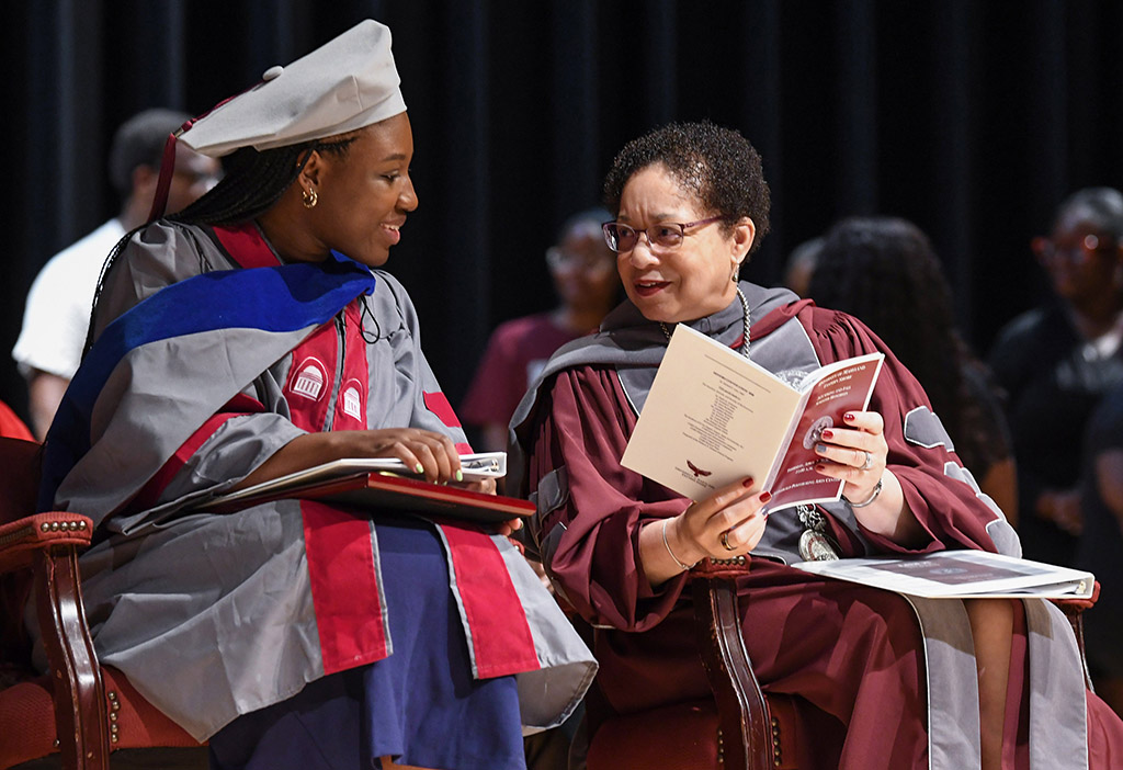 Keynote speaker Yasmin Roye and UMES President Heidi Anderson at the 73rd Honors Convocation.