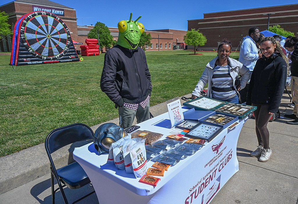 Students from Dr. Simon Zebelo's Lab display and pass out samples of edible bugs during the annual DASL Expo.