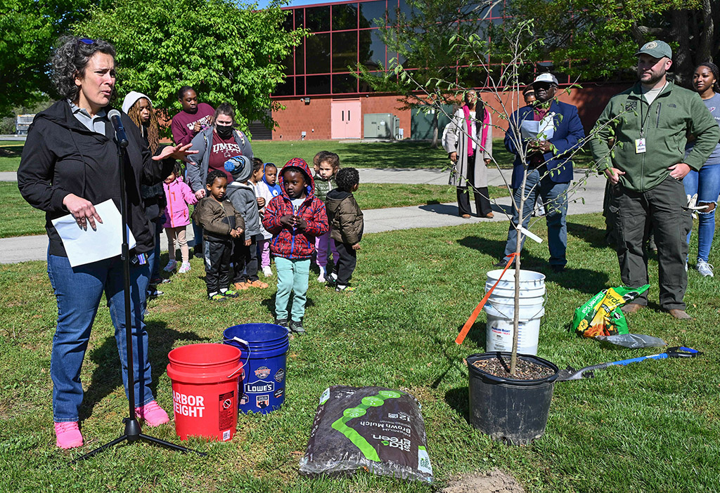 Dr. Stephanie Stotts speaks at the UMES Earth Day celebration, held before the DASL Expo.